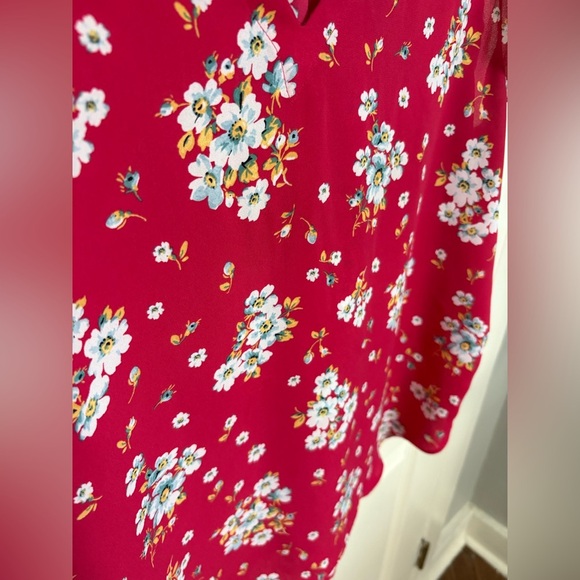 LOFT Large Petite Red Floral Flutter Sleeve Blouse – Vibrant & Feminine - Picture 4 of 7
